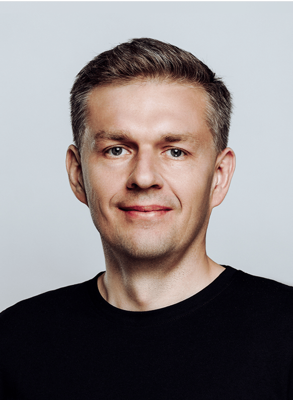 security expert photo